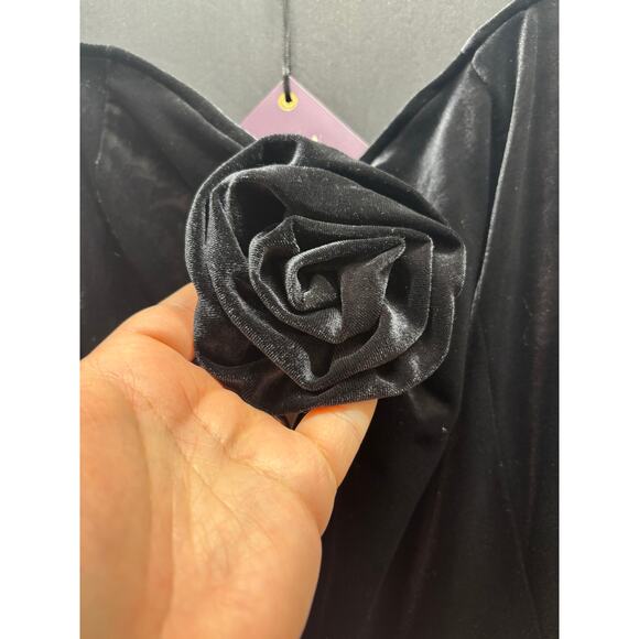NWT Ava & Viv Women's Size 3X Black Long Sleeve Rosette Mini A-Line Velvet Dress - Picture 3 of 7